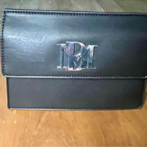 Badgley Mischka Crossbody Bag Black in Vegan Leather. NWT - Picture 2 of 7